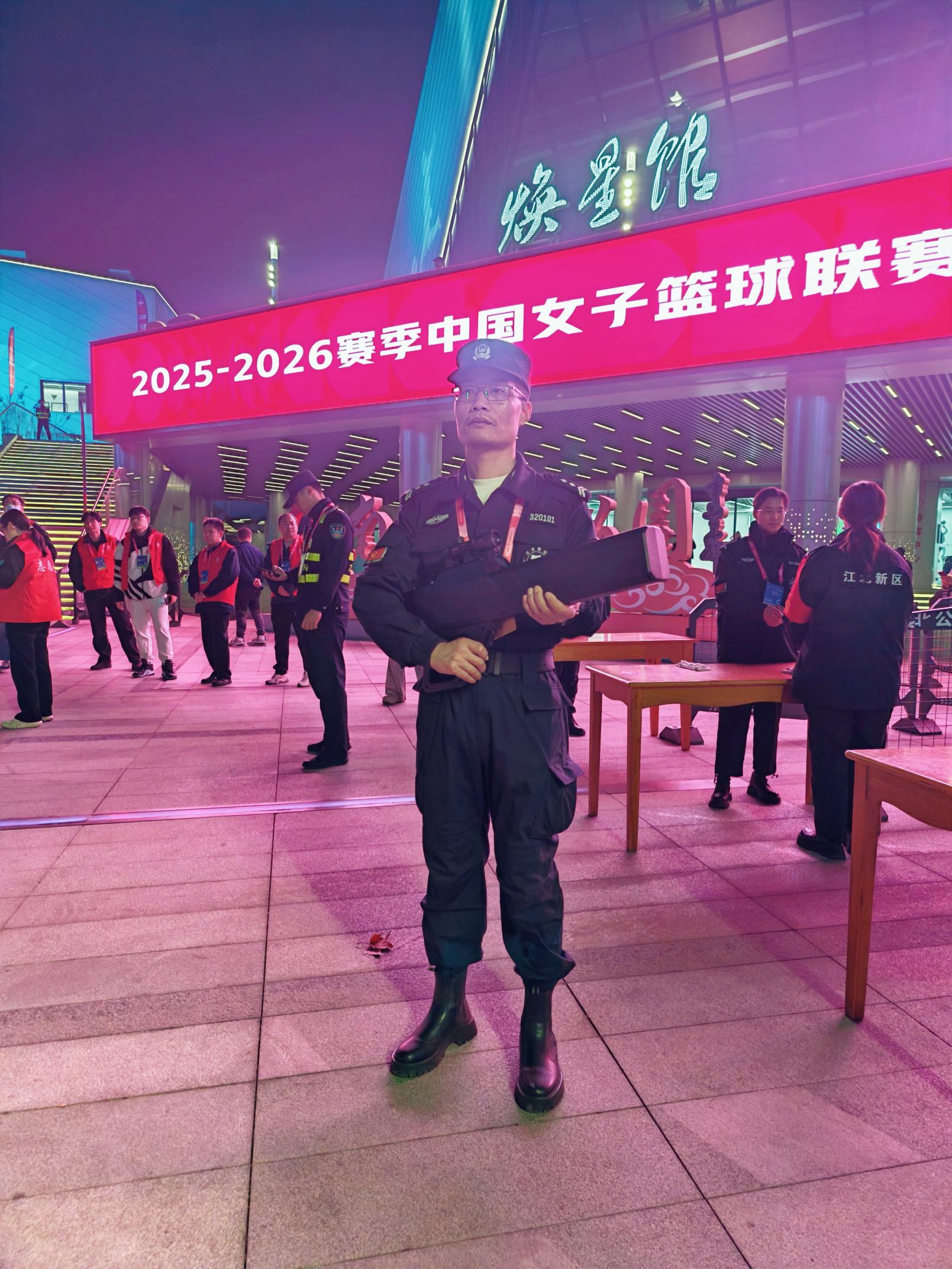 E:/25.12.10后 上傳網(wǎng)站留存/“保安衛(wèi)士”護(hù)航，熱血燃賽場(chǎng)！——南京市保安服務(wù)有限公司大廠分公司保障WCBA女籃聯(lián)賽激情開燃/照片/微信圖片_20251211080736_275_1.jpg微信圖片_20251211080736_275_1