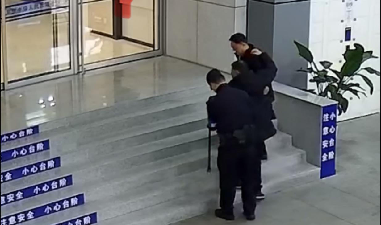 E:/25.12.10后 上傳網(wǎng)站留存/致敬“服務(wù)之星”劉禮兵！南京市保以專業(yè)守護(hù)安全，用溫情溫暖人心/照片/精修/5851dfcd78fd0f1bab3c514af4abc905.jpg5851dfcd78fd0f1bab3c514af4abc905